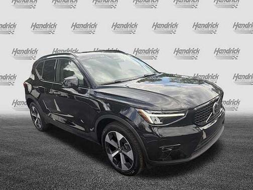 Onyx Black 2025 Volvo XC40 Plus