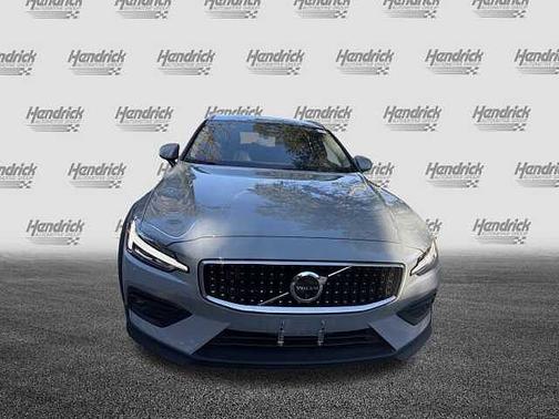 2025 Volvo V60 Cross Country Plus