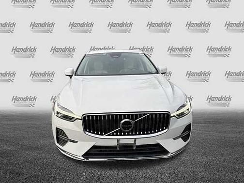 2023 Volvo XC60 Plus Bright Theme