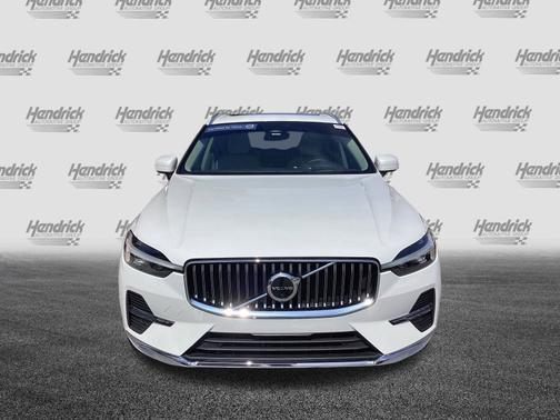 2023 Volvo XC60 Ultimate Bright Theme