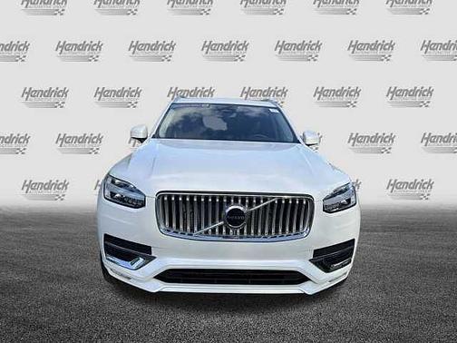 Crystal White 2025 Volvo XC90 Core