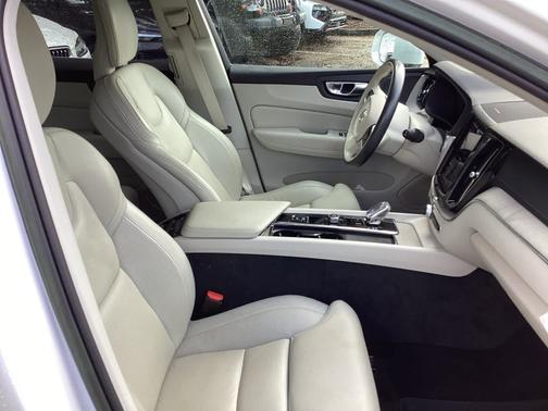 2022 Volvo XC60 Inscription