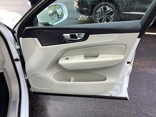 2022 Volvo XC60 Inscription