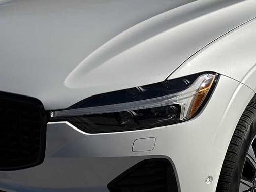 2025 Volvo XC60 Plus