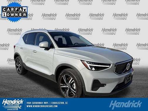 2025 Volvo XC40 Core