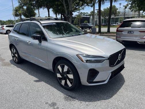 2025 Volvo XC60 Plug-In Hybrid T8 Plus