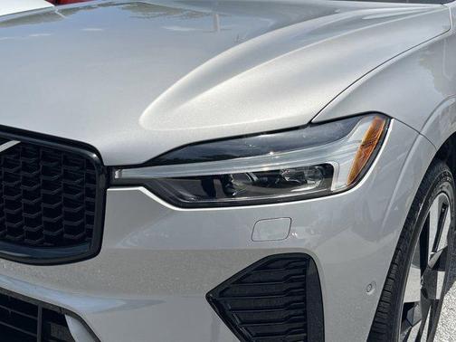 2025 Volvo XC60 Plug-In Hybrid T8 Plus