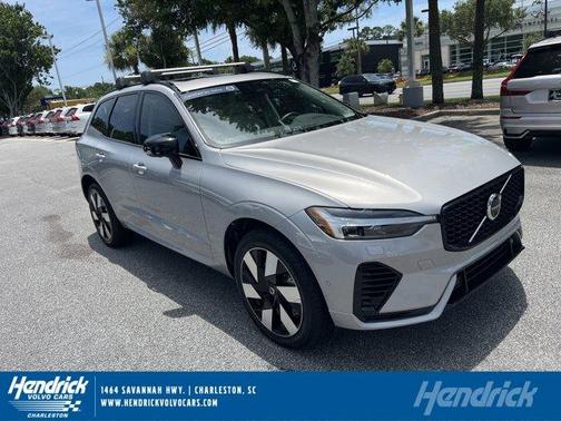2025 Volvo XC60 Plug-In Hybrid T8 Plus