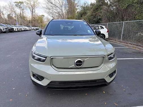 2022 Volvo XC40 Plus