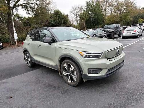 2022 Volvo XC40 Plus
