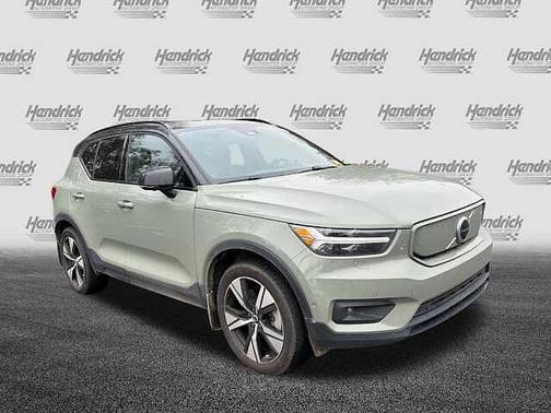 2022 Volvo XC40 Plus