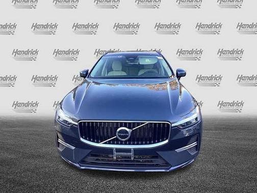 2022 Volvo XC60 Momentum