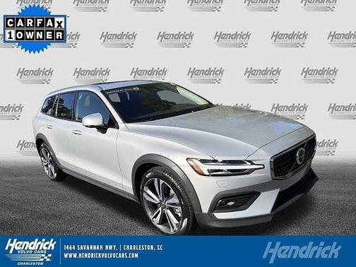 2025 Volvo V60 Cross Country Plus
