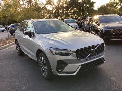 2025 Volvo XC60 Plus