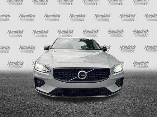 2023 Volvo S60 B5 Core Dark Theme