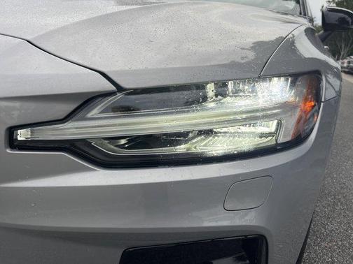 2023 Volvo S60 B5 Core Dark Theme