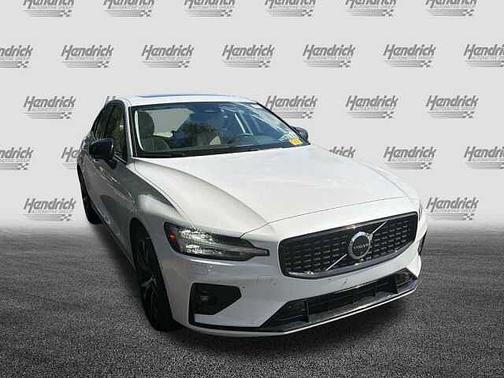 Crystal White 2024 Volvo S60 Plus