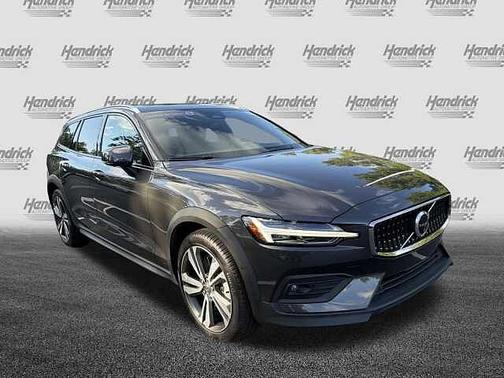Platinum Grey 2025 Volvo V60 Cross Country Plus