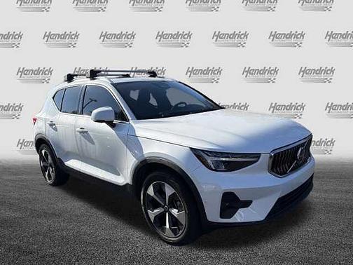 2023 Volvo XC40 Plus