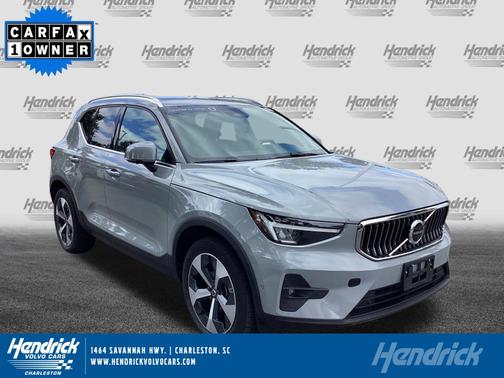 2025 Volvo XC40 Plus Bright Theme