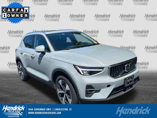 2025 Volvo XC40 Plus Bright Theme