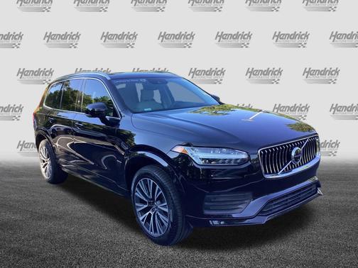 2022 Volvo XC90 Momentum