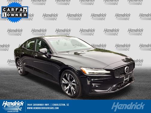 2024 Volvo S60 Core Dark Theme