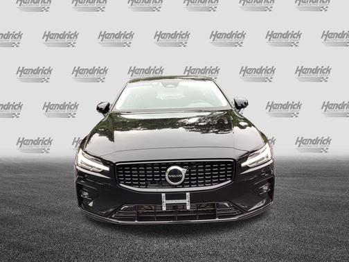 2024 Volvo S60 Core Dark Theme