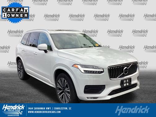 2022 Volvo XC90 Momentum