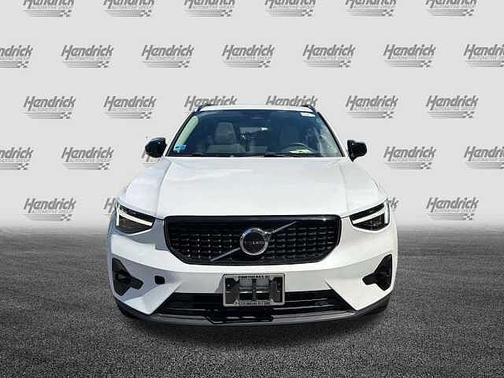 Crystal White 2023 Volvo XC40 Ultimate Dark Theme
