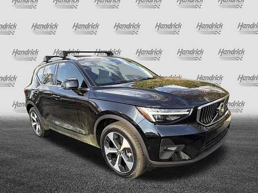 2025 Volvo XC40 Plus