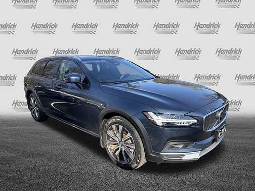 2022 Volvo V90 Cross Country Cross Country