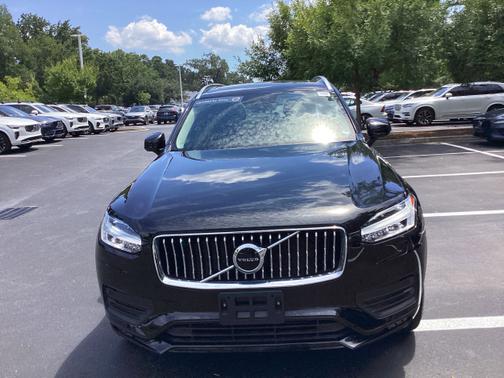 2022 Volvo XC90 Momentum