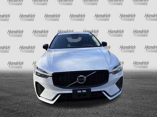 2025 Volvo XC60 Plus