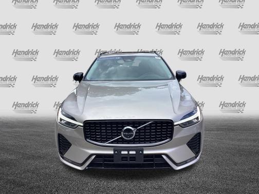 2025 Volvo XC60 Plus
