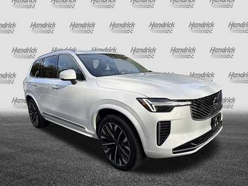 2025 Volvo XC90 Plus