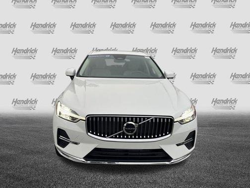 2023 Volvo XC60 Recharge Plug-In Hybrid T8 Plus Bright Theme