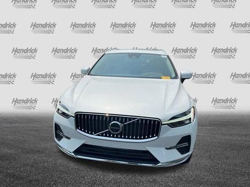 2023 Volvo XC60 Recharge Plug-In Hybrid T8 Plus Bright Theme