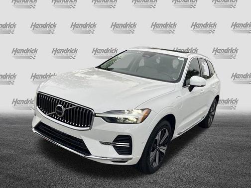 2023 Volvo XC60 Recharge Plug-In Hybrid T8 Plus Bright Theme