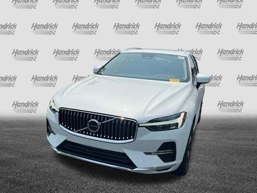 2023 Volvo XC60 Recharge Plug-In Hybrid T8 Plus Bright Theme