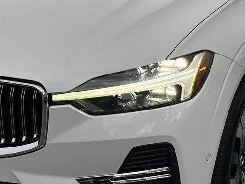 2023 Volvo XC60 Recharge Plug-In Hybrid T8 Plus Bright Theme