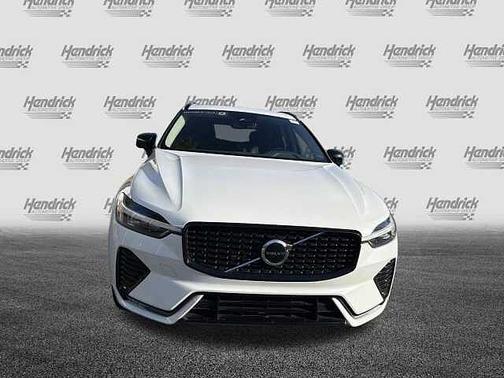 Crystal White 2024 Volvo XC60 Core