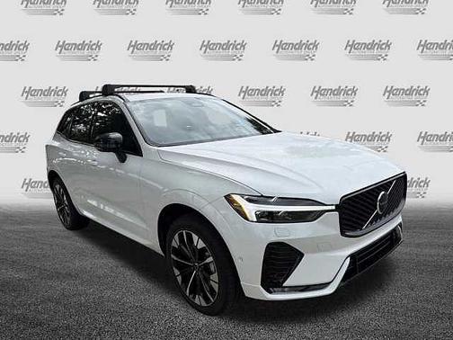 Crystal White 2026 Volvo XC60 Plus