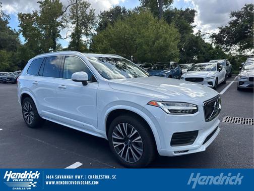 2022 Volvo XC90 Momentum