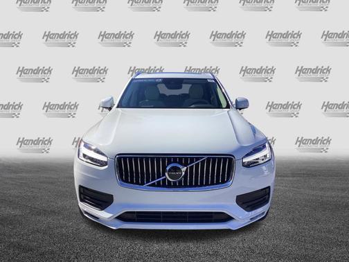 2022 Volvo XC90 Momentum