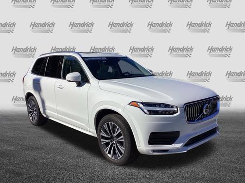 2022 Volvo XC90 Momentum