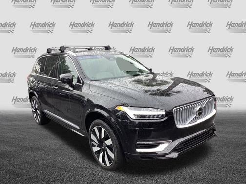 2025 Volvo XC90 Plug-In Hybrid Plus