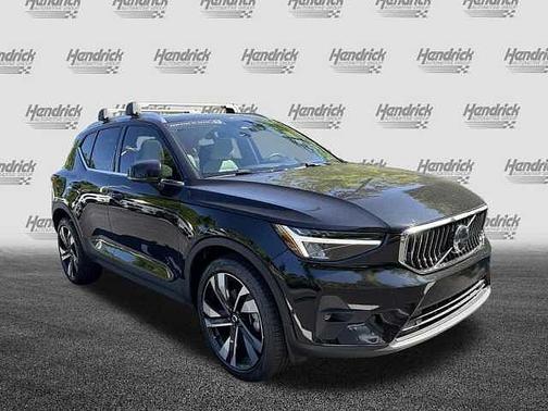 Onyx Black 2023 Volvo XC40 Plus