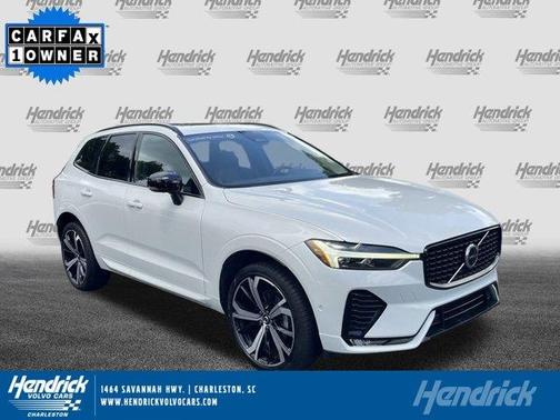 2023 Volvo XC60 B5 Ultimate Dark Theme