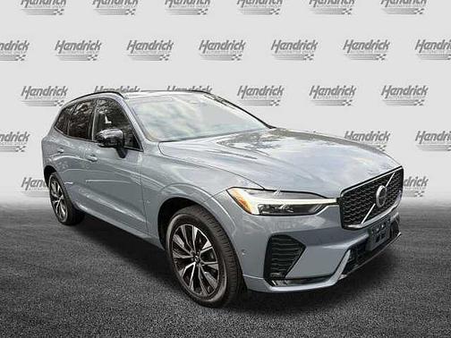 2023 Volvo XC60 Plus Dark Theme